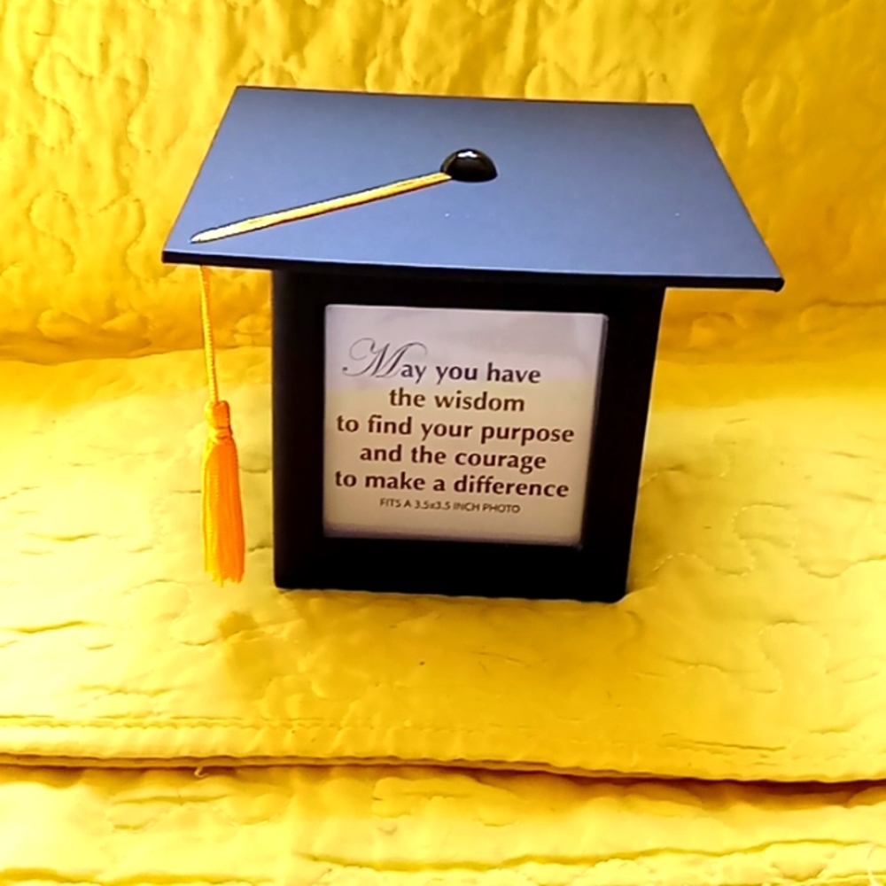 Graduation photo cube new with tag